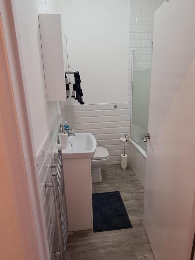 Centrally Located, Comfortable Apartment Near Station, Beach And North Laines Okręg wyborczy Hove Zewnętrze zdjęcie
